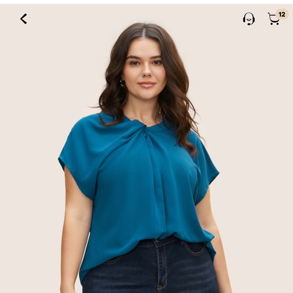 BloomChic 4X Twist Front Top - Picture 9 of 9